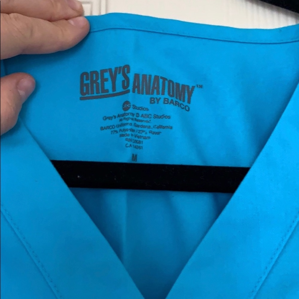 Scrub top - Picture 2 of 3